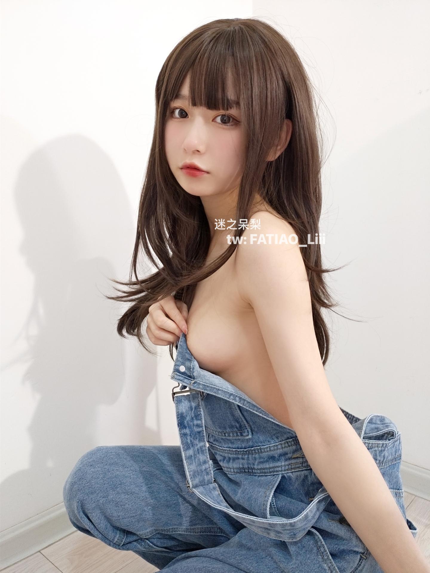 迷之呆梨 NO.010 fantia 2021年11月合集-【20211109】ストラップのジーンズ[19P]插图