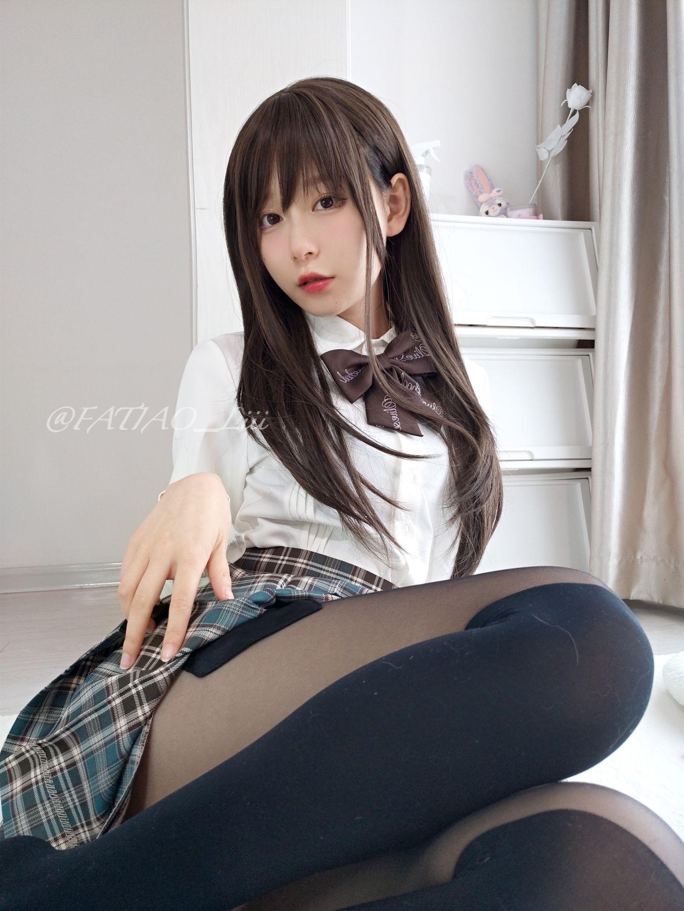 迷之呆梨 NO.015 fantia 2022年04月合集-【20220423】先輩、何見てん？[16P]插图2