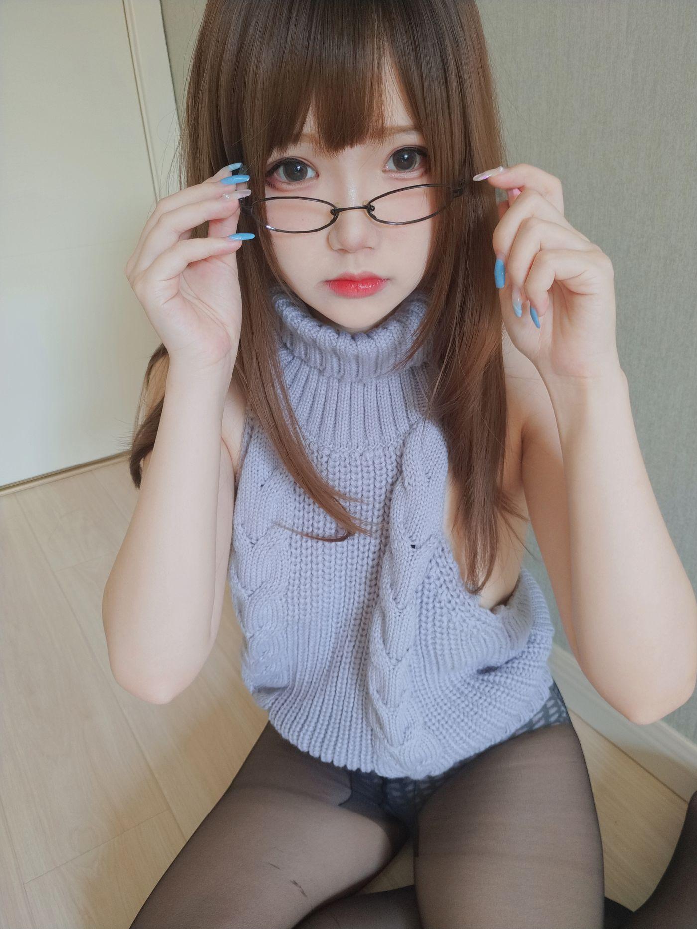 雪晴Astra NO.021 黑丝漏背毛衣[155P]插图2