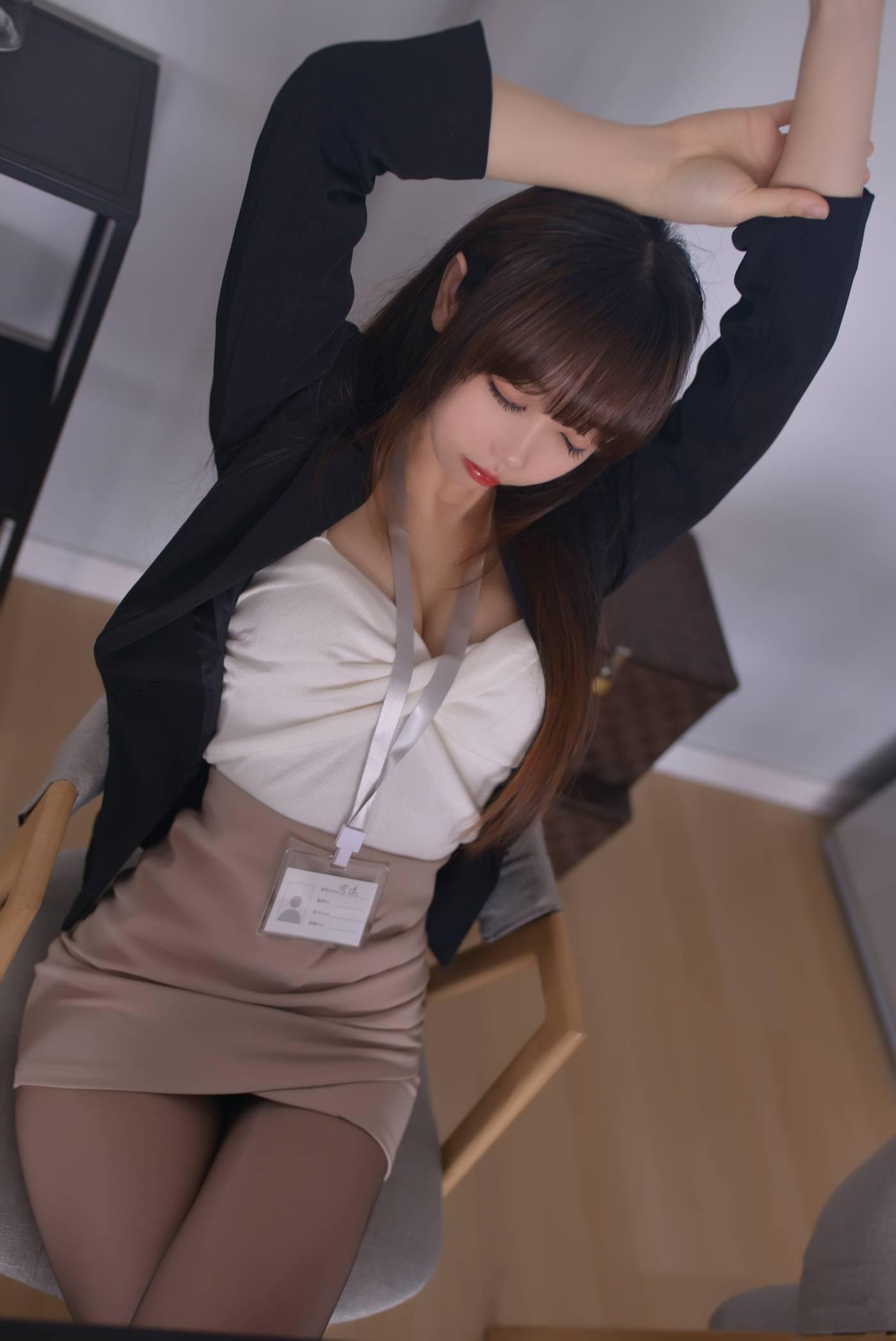 雪琪SAMA – NO.43 OL后辈出差第一天 [20P]插图4