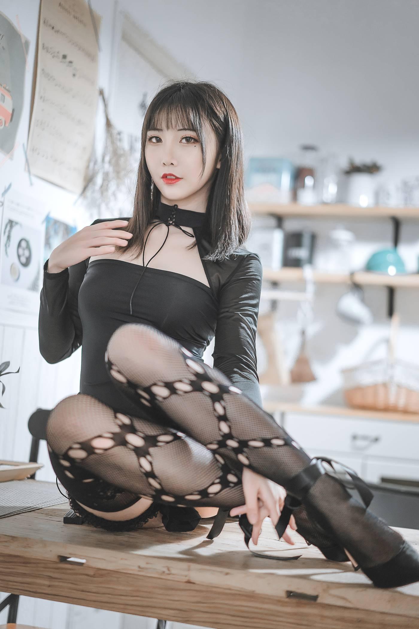 面饼仙儿 – NO.75 黑蛇袜 [39P]插图5