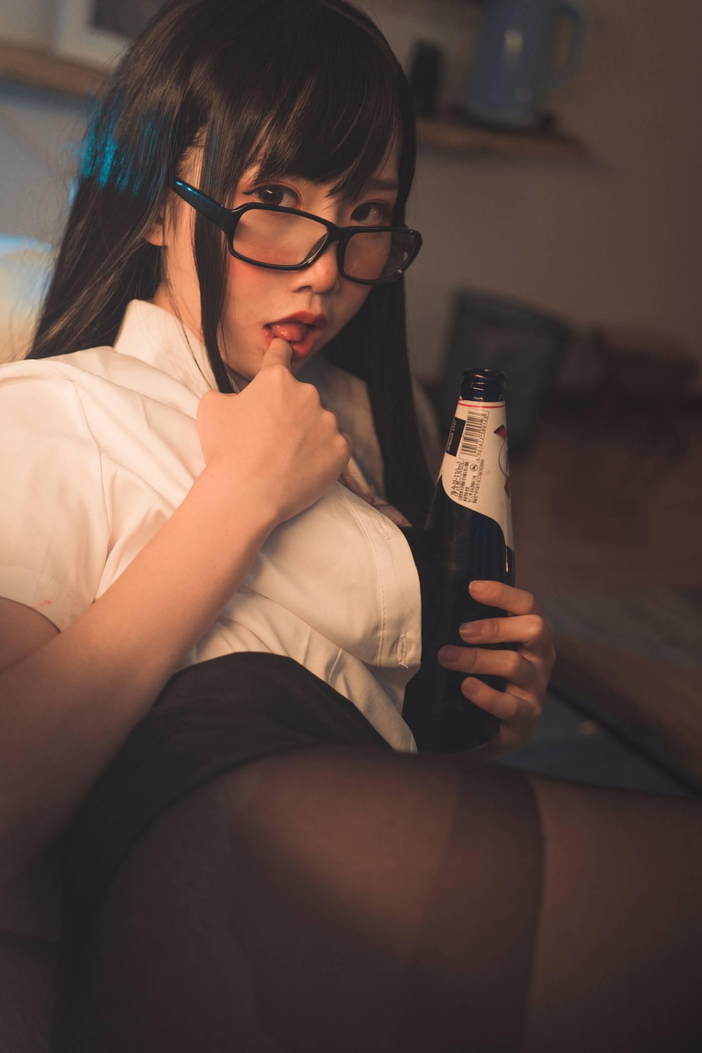 面饼仙儿 – NO.42 黑丝OL [26P]插图2