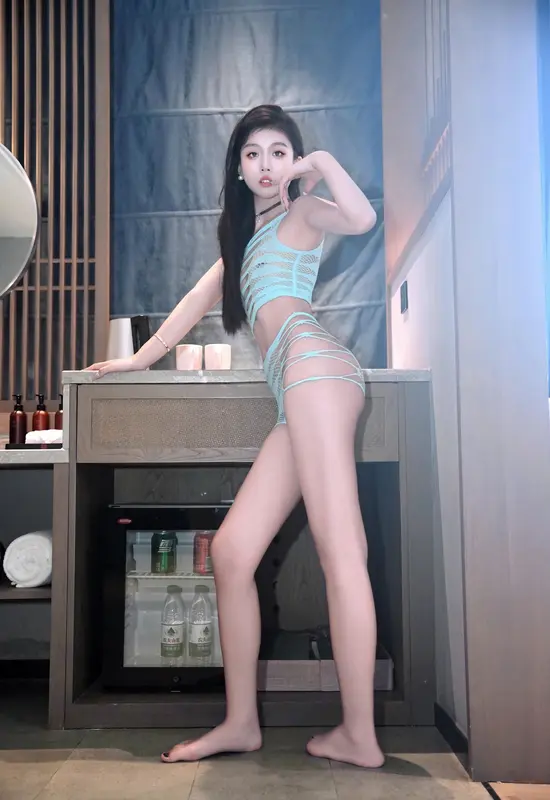 001.江念鱼 – 内购无水印 VOL.482 绿色情趣 2