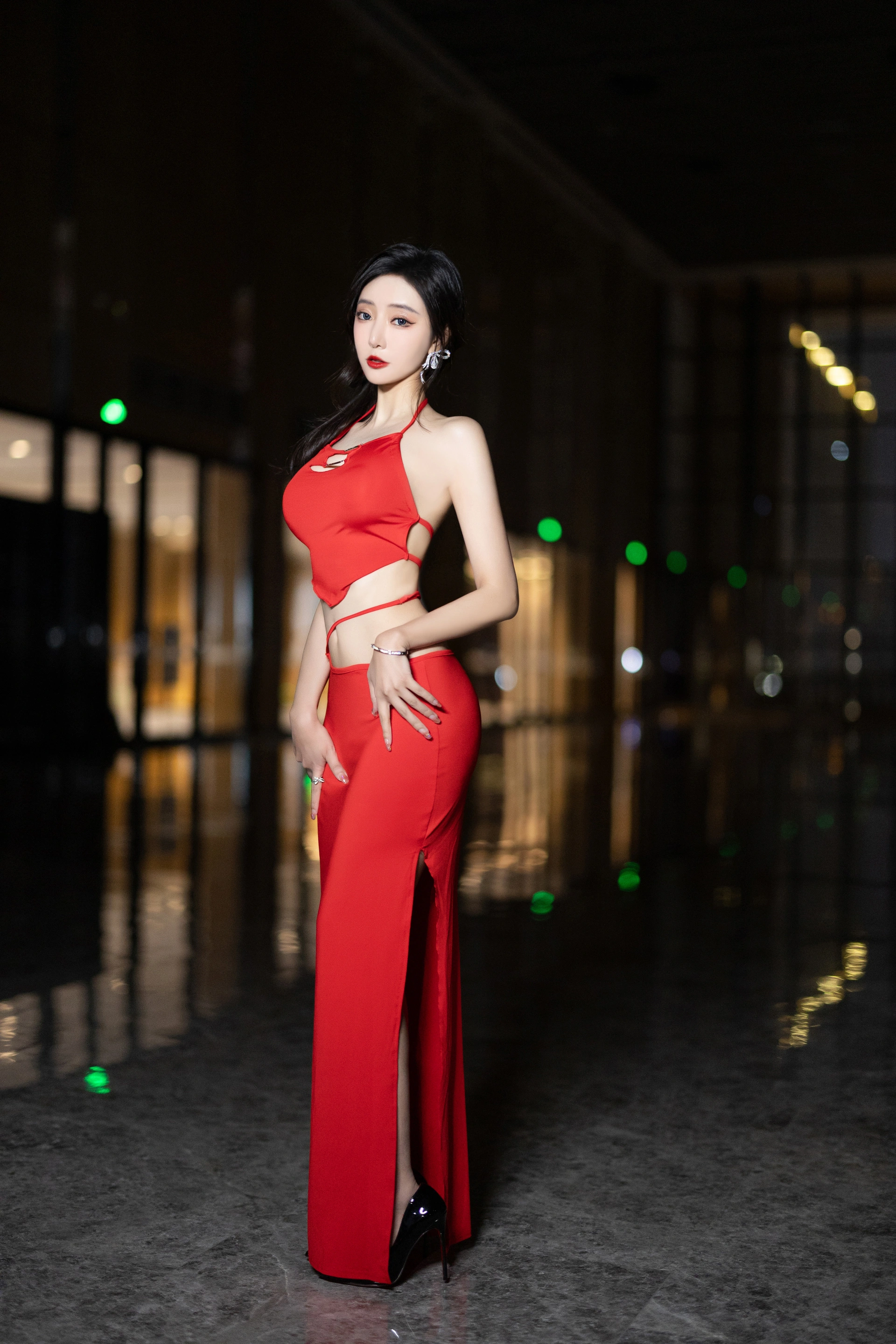 王馨瑶Yanni – NO.049 红色裙子拼杏色毛毛情趣 1