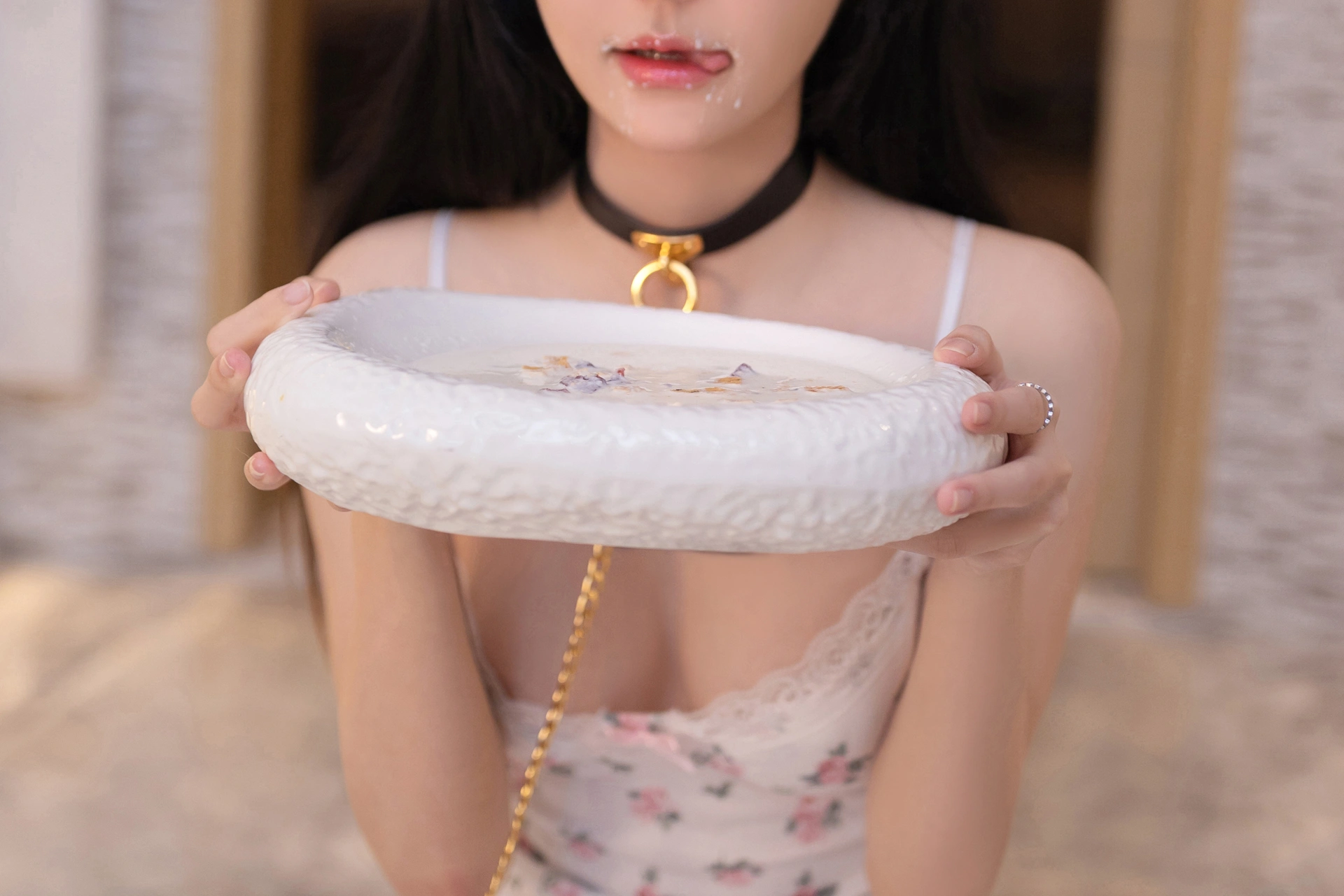 042.谢小蒽 – 内部私购 白色花纹睡裙写真 2
