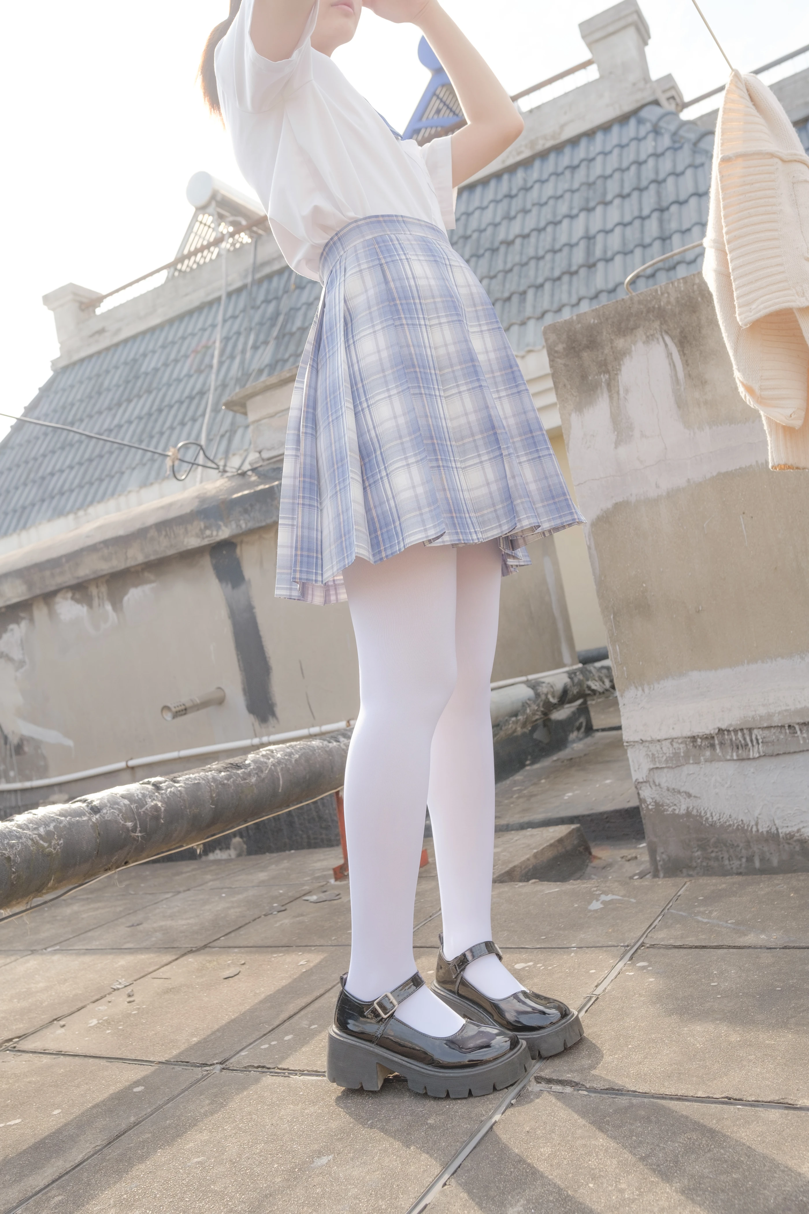 森萝财团 月下005 小夜 白丝 真空80D [74P 1V] 2