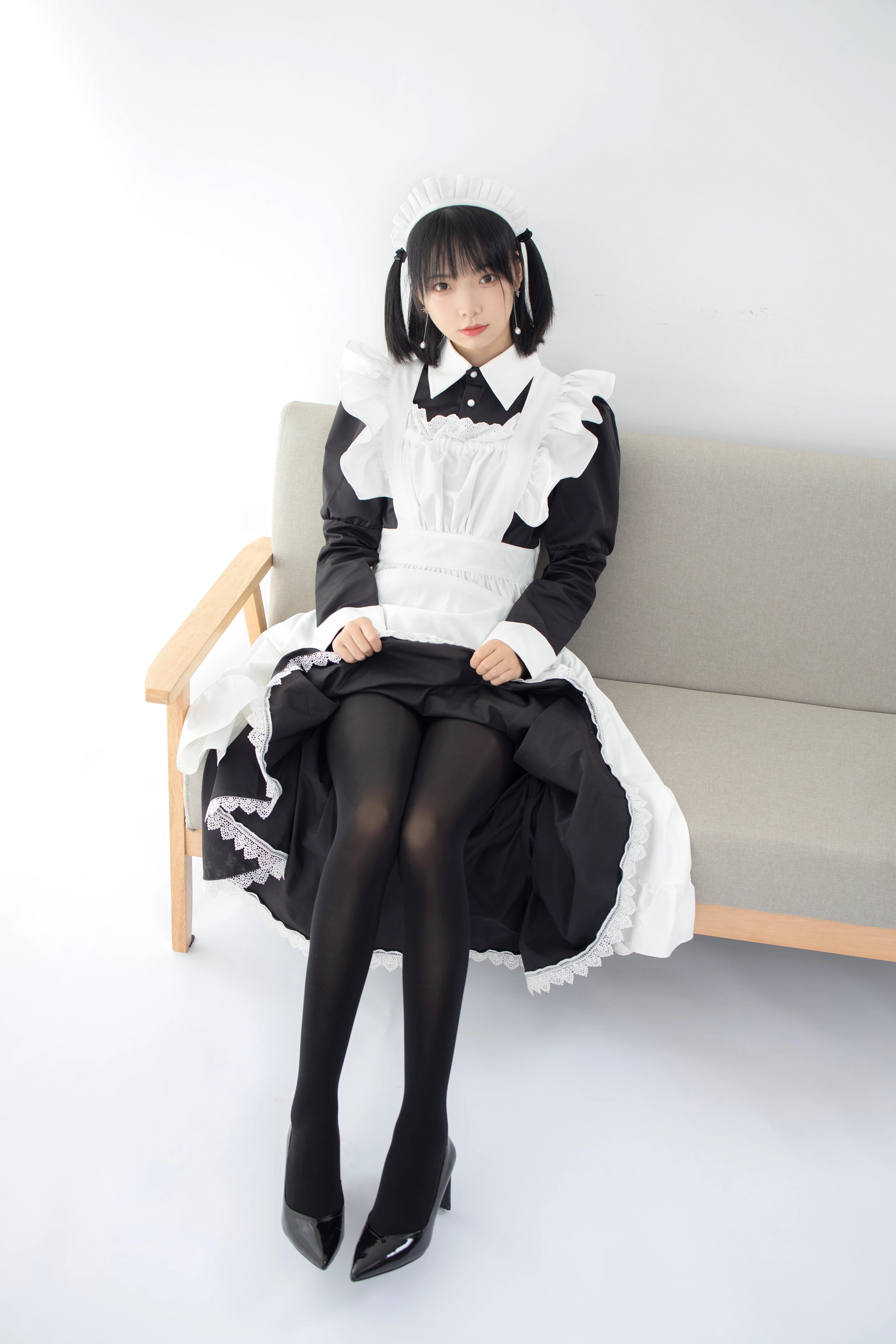 森萝财团 JKFUN-029 卉女仆 踩物 80D黑丝 [67P 1V] 0
