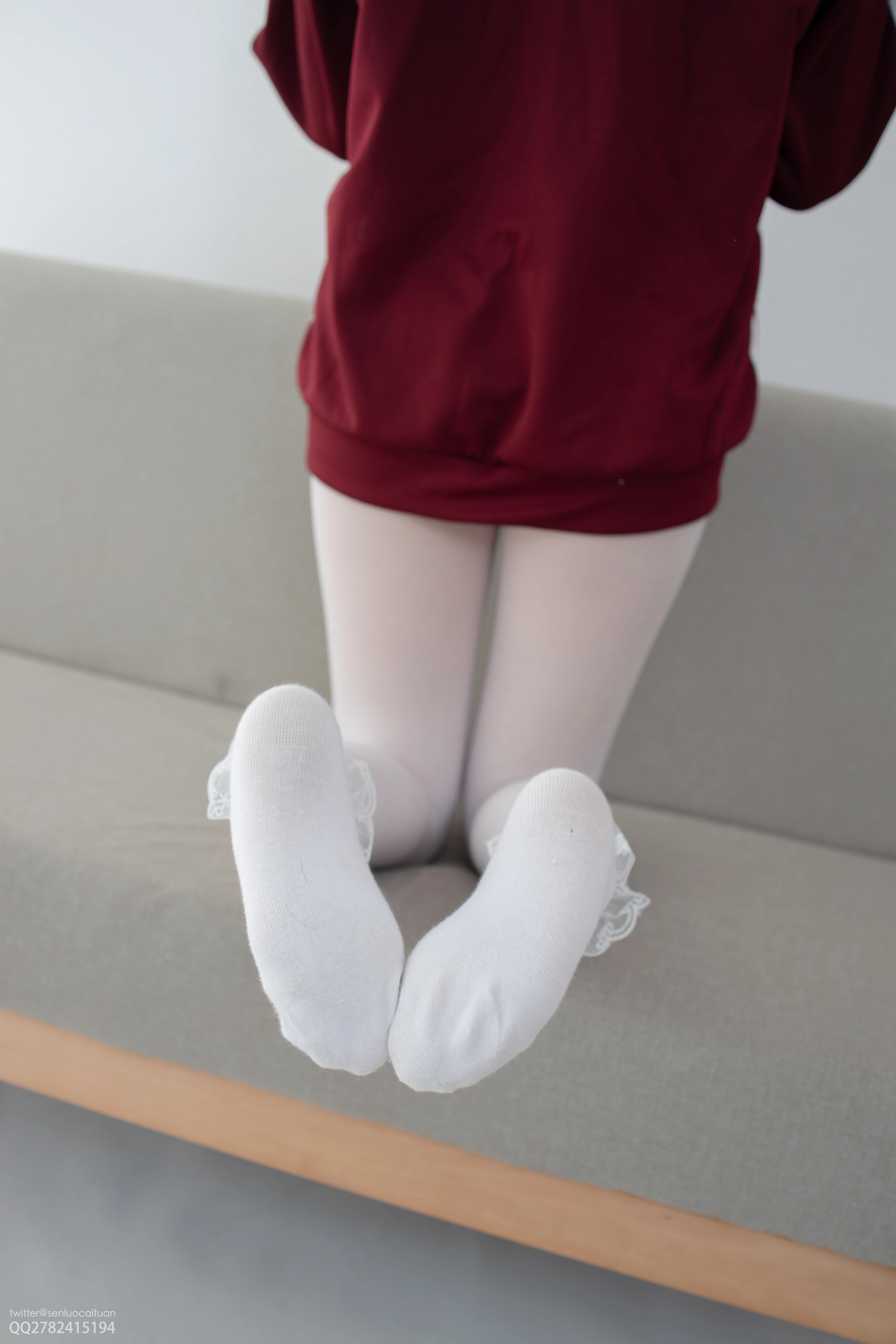 森萝财团 JKFUN-057 Aika 百圆定制2-3 白丝套蕾丝花边短袜 [39P 1V] 1